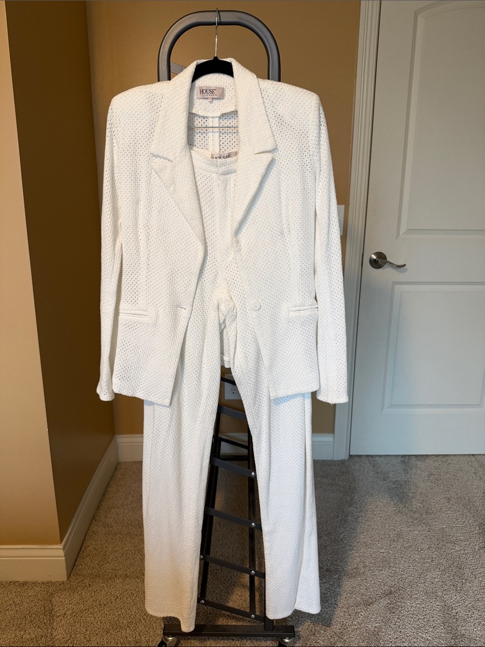 House of CB White Textured Women's Blazer and Trousers Suit